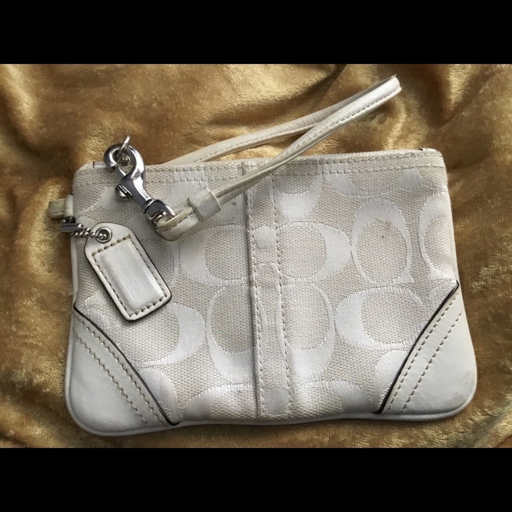 Coach  wristlet Walet.